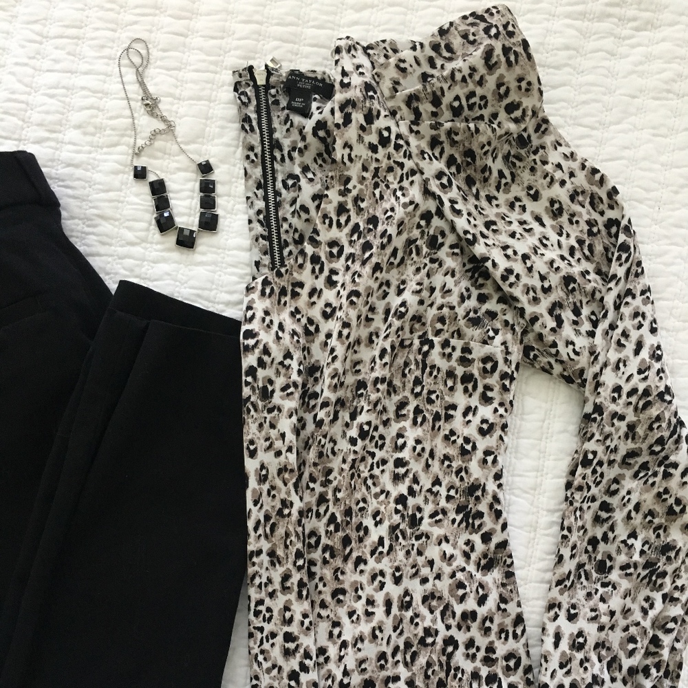 ⭐️SALE Ann Taylor 0 Petite leopard 3/4 Blouse